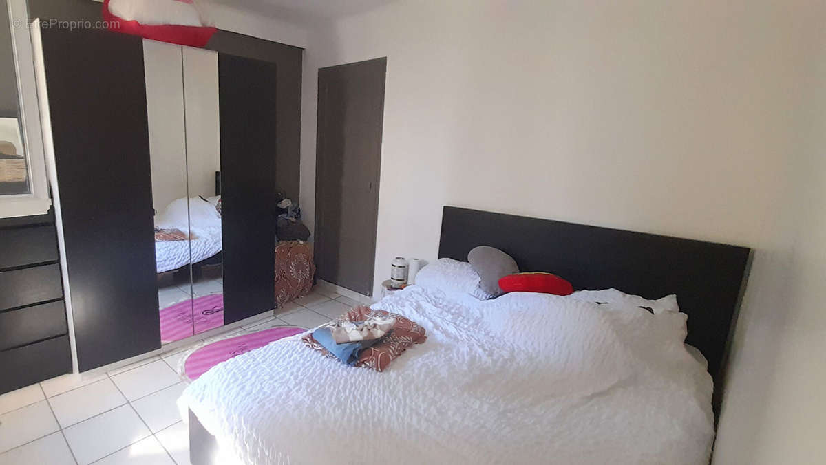 Appartement à MARSEILLE-3E