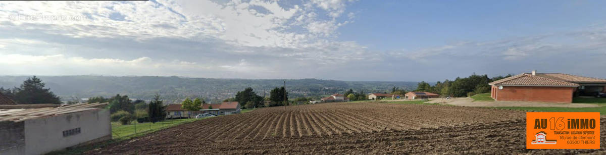 Terrain à COURPIERE