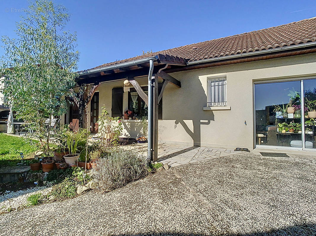 Maison à AIXE-SUR-VIENNE