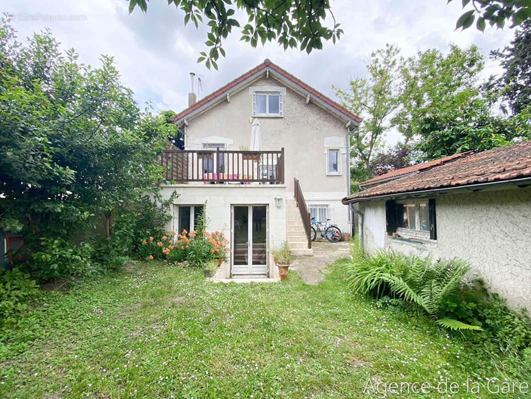 Maison à SARTROUVILLE