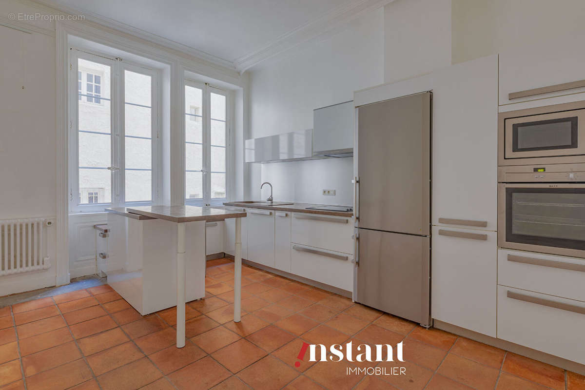 Appartement à LYON-6E