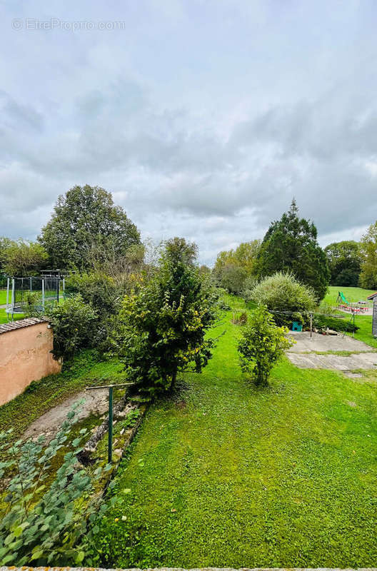 Appartement à BAYECOURT