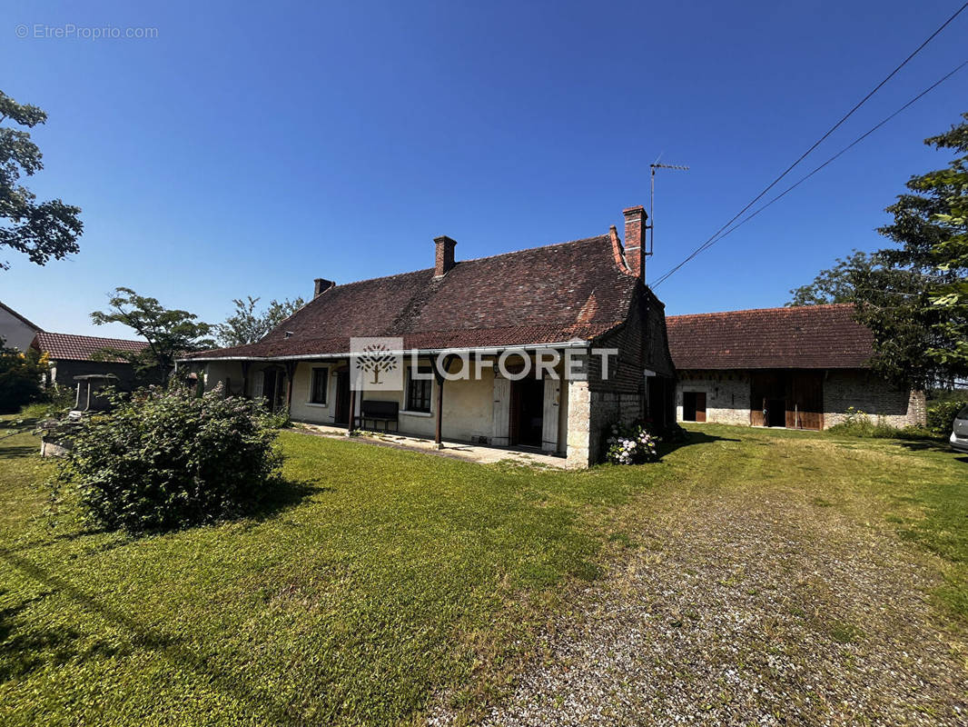 Maison à COUSANCE