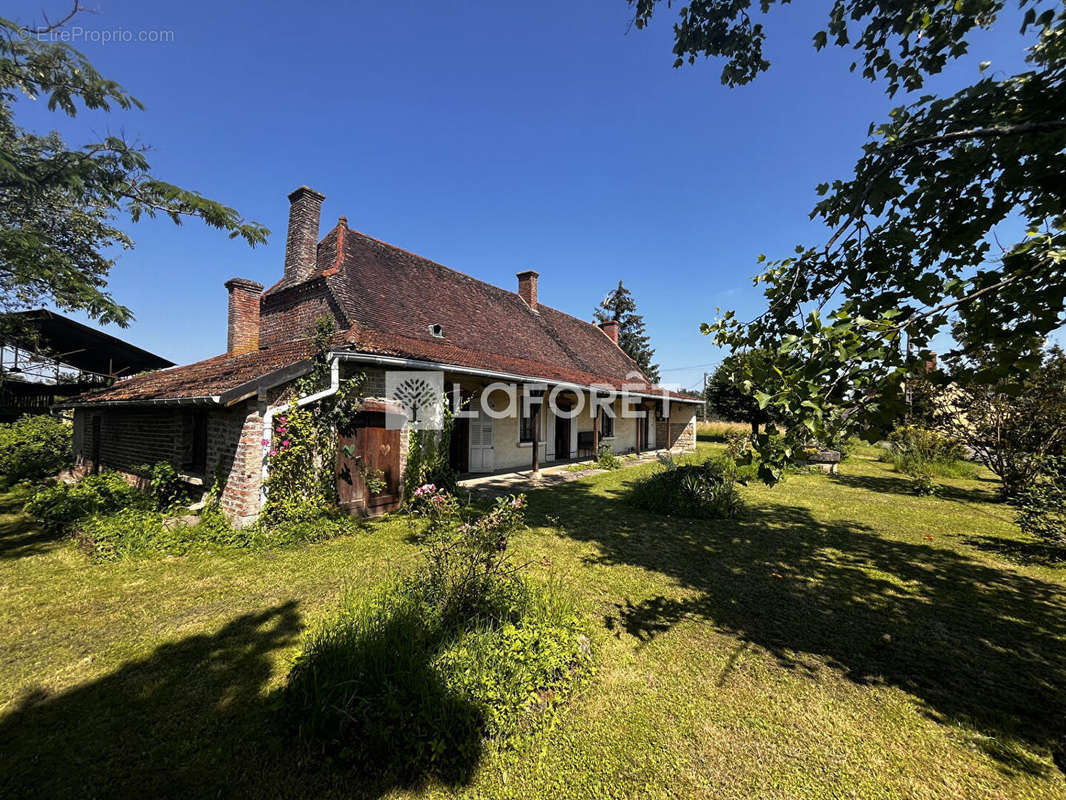 Maison à COUSANCE