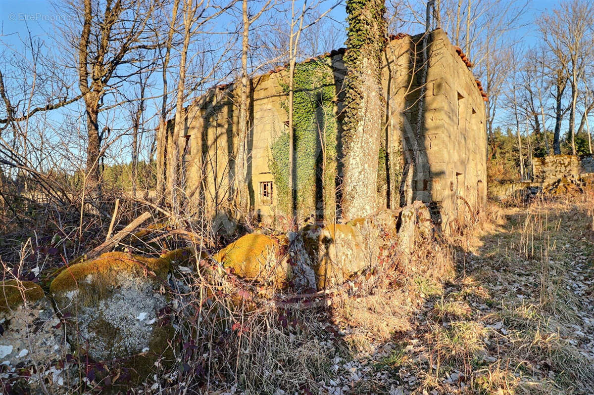 Terrain à LAPTE