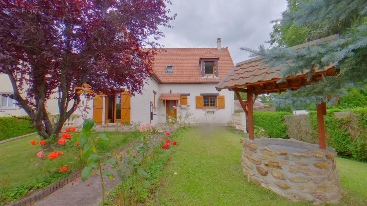 Maison à SAINT-FARGEAU-PONTHIERRY