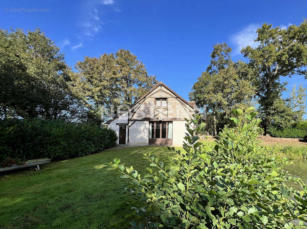 Maison à POULAINES