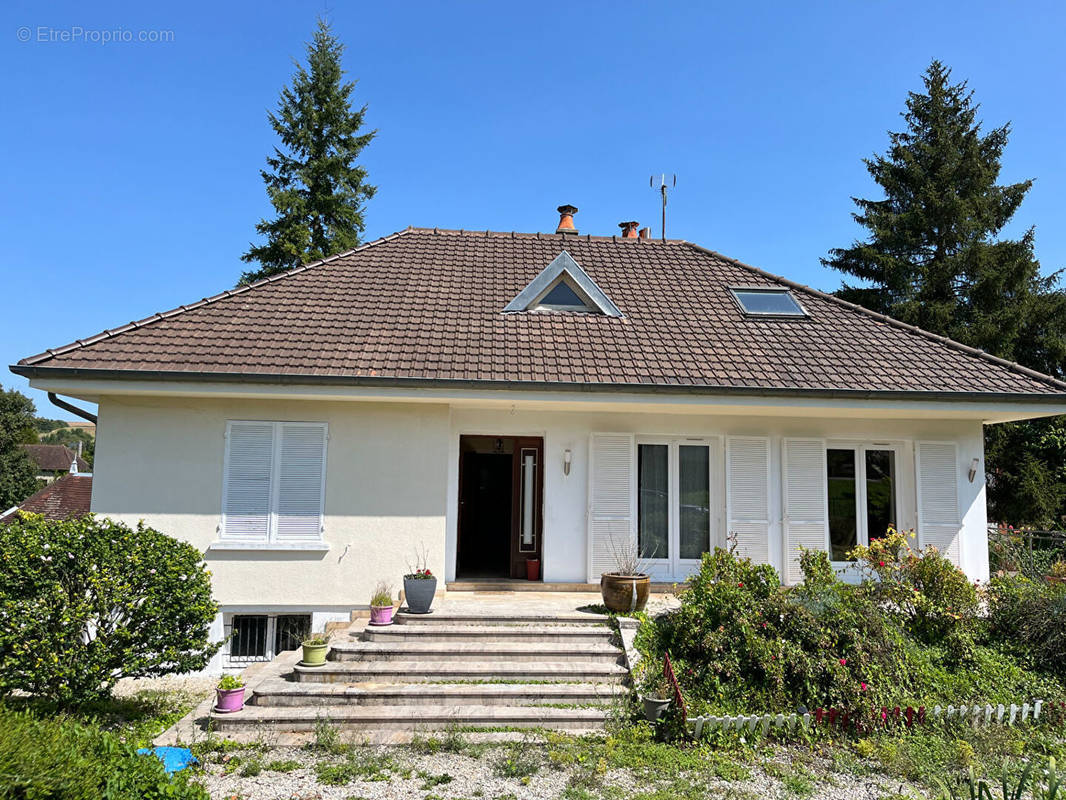 Maison à AIX-EN-OTHE