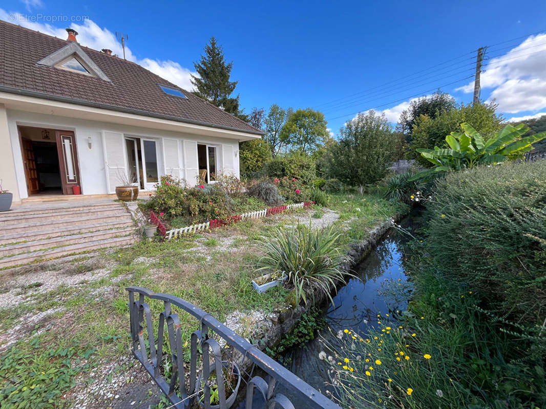 Maison à AIX-EN-OTHE