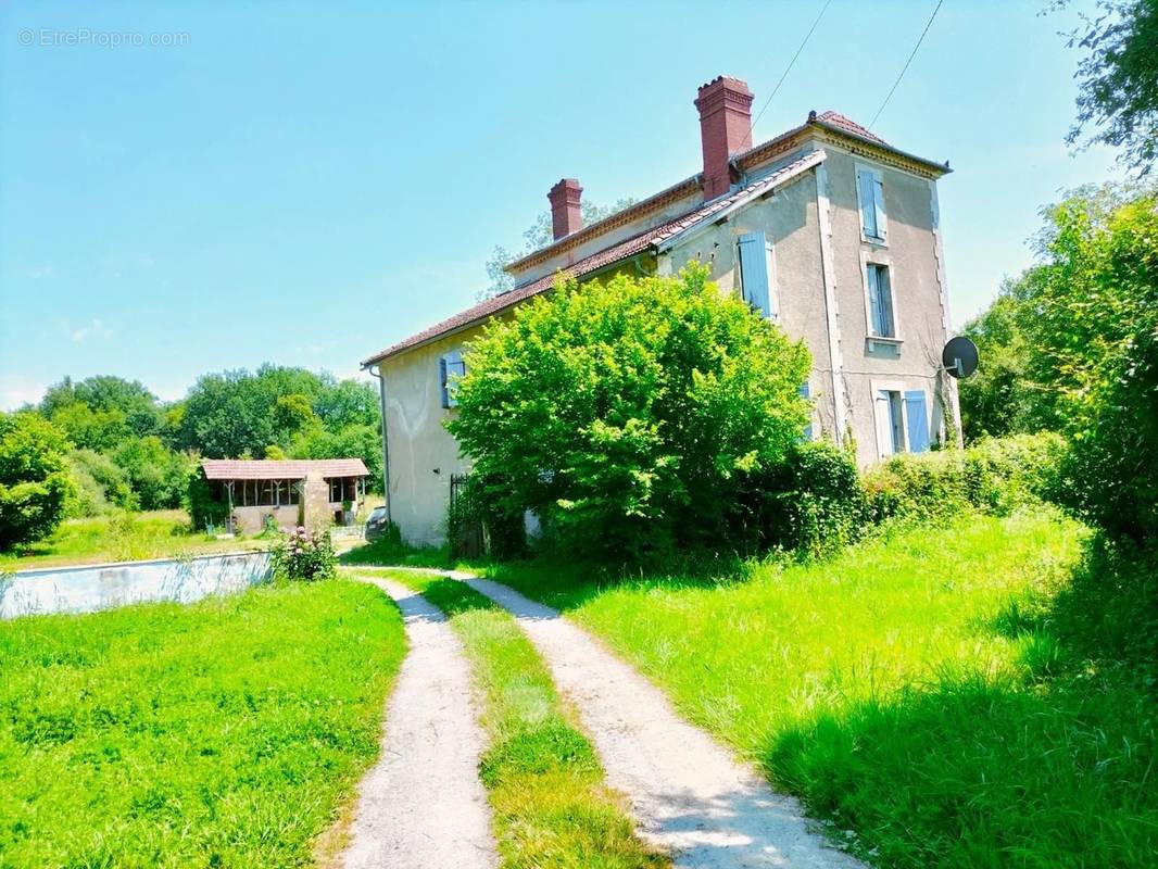 Maison à BEAUMARCHES