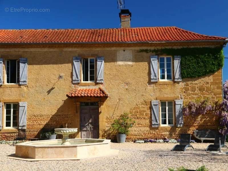 Maison à TRIE-SUR-BAISE