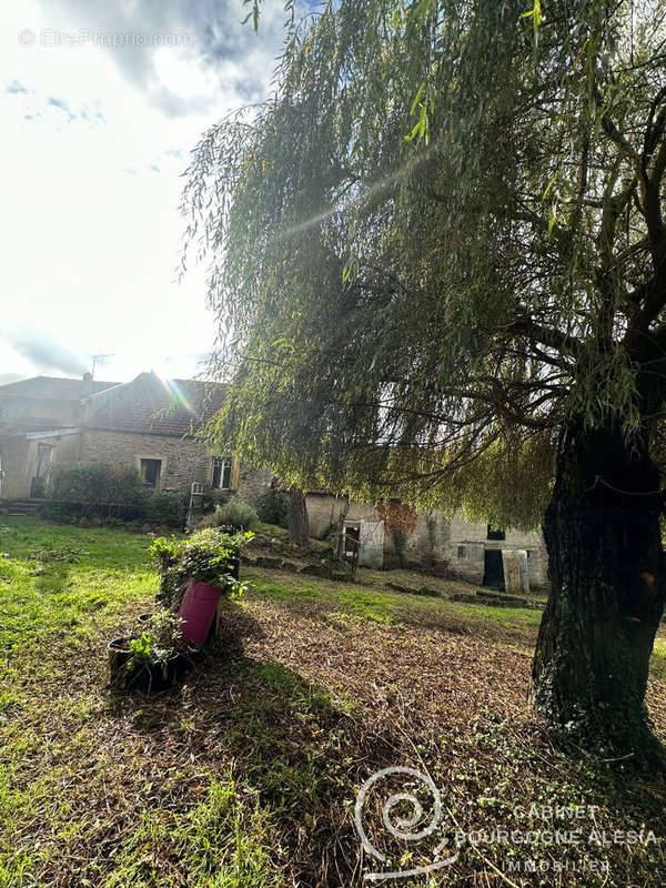 Maison à POUILLENAY