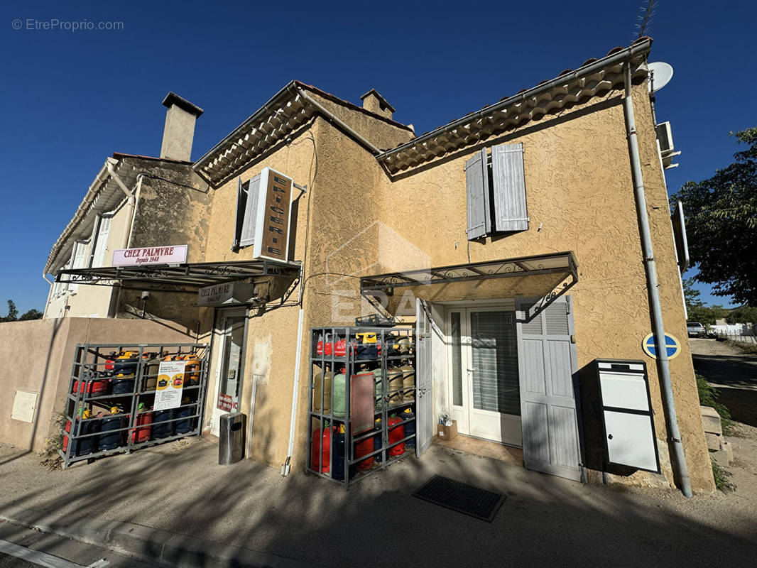 Commerce à SAINT-CYR-SUR-MER