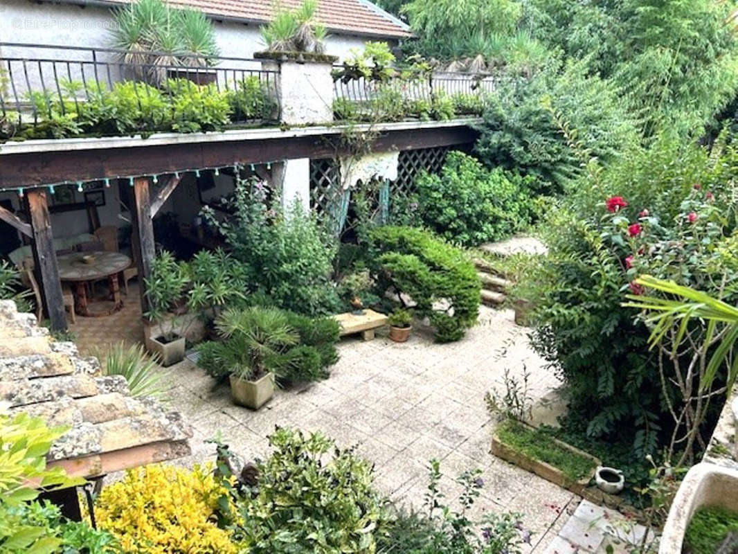 Maison à SAINT-DIDIER-SUR-CHALARONNE