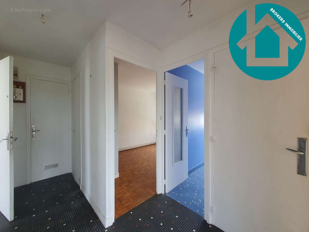 Entrée dégagement - Appartement à LA ROCHELLE