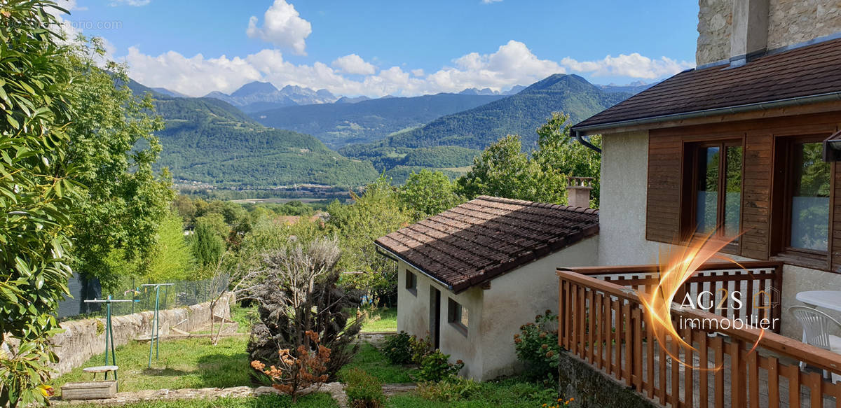 Maison à SAINT-VINCENT-DE-MERCUZE