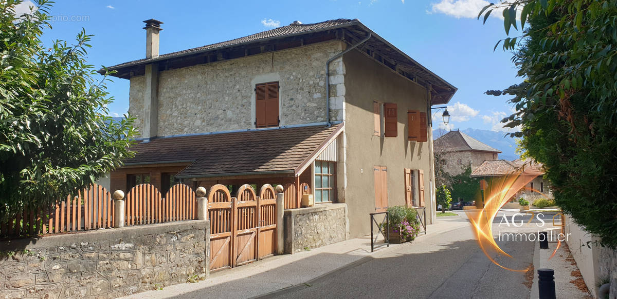 Maison à SAINT-VINCENT-DE-MERCUZE