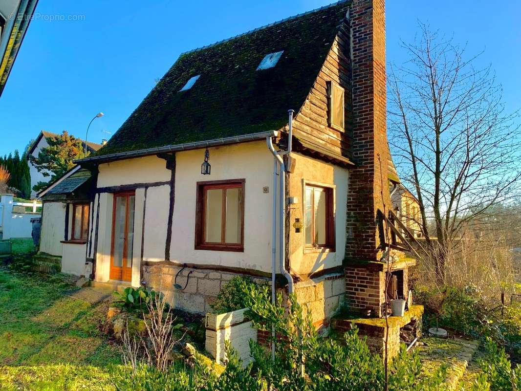 Maison à COMMENCHON