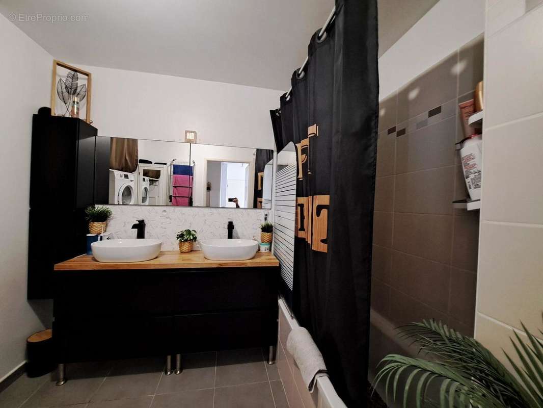 Appartement à MARSEILLE-10E