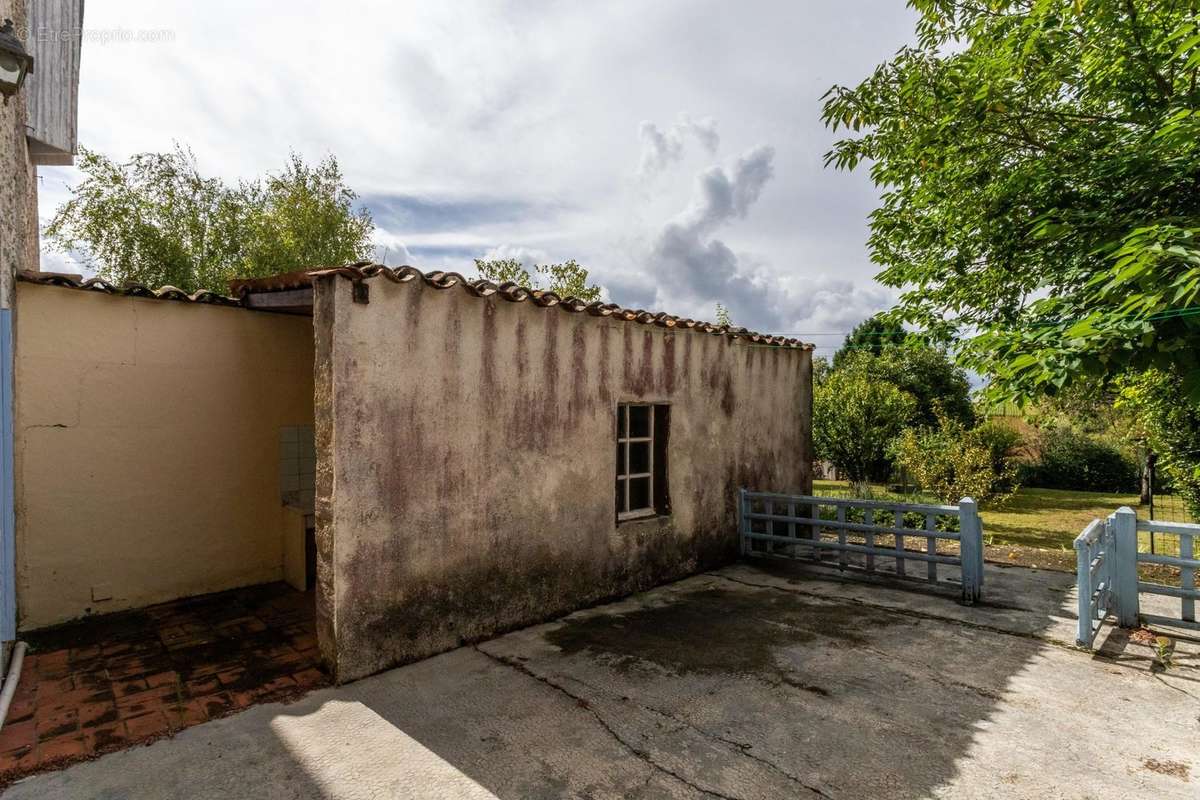 Maison à BEAUVILLE