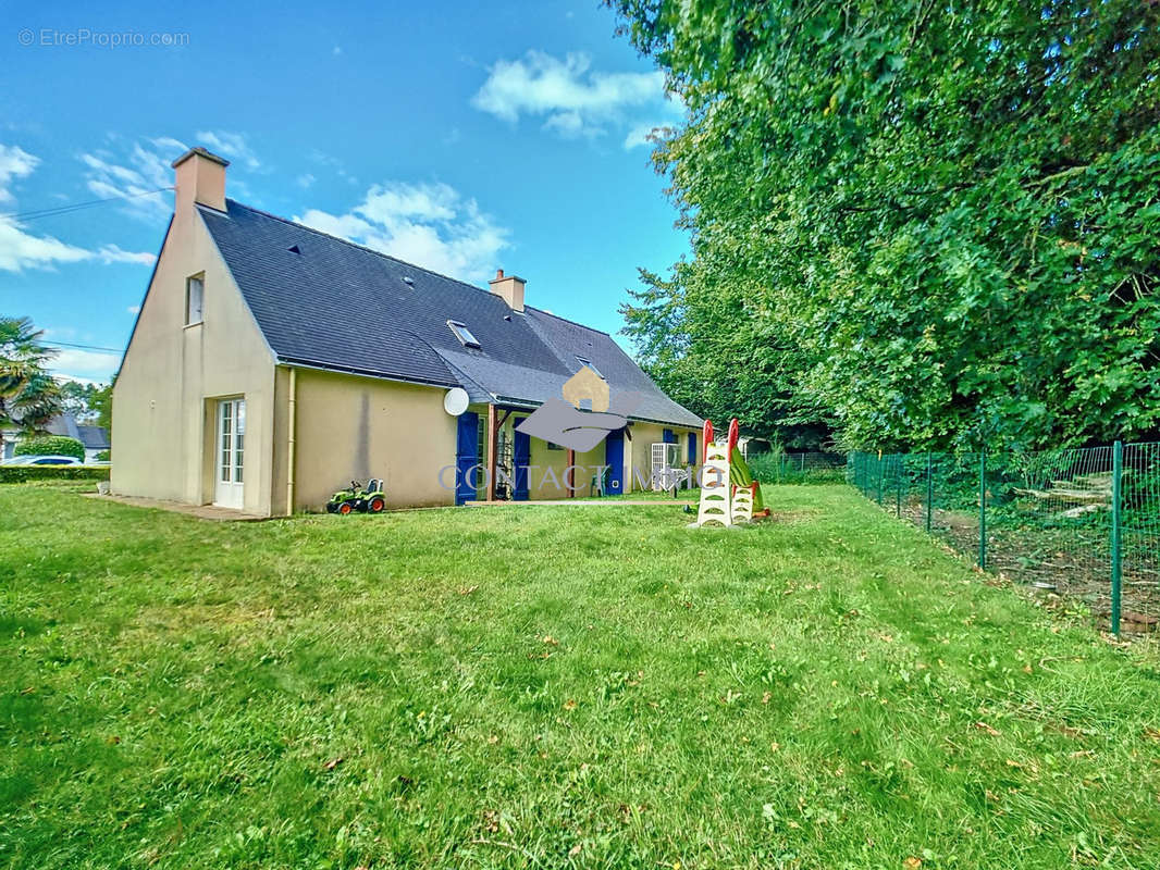 jardin - Maison à NOYAL-PONTIVY