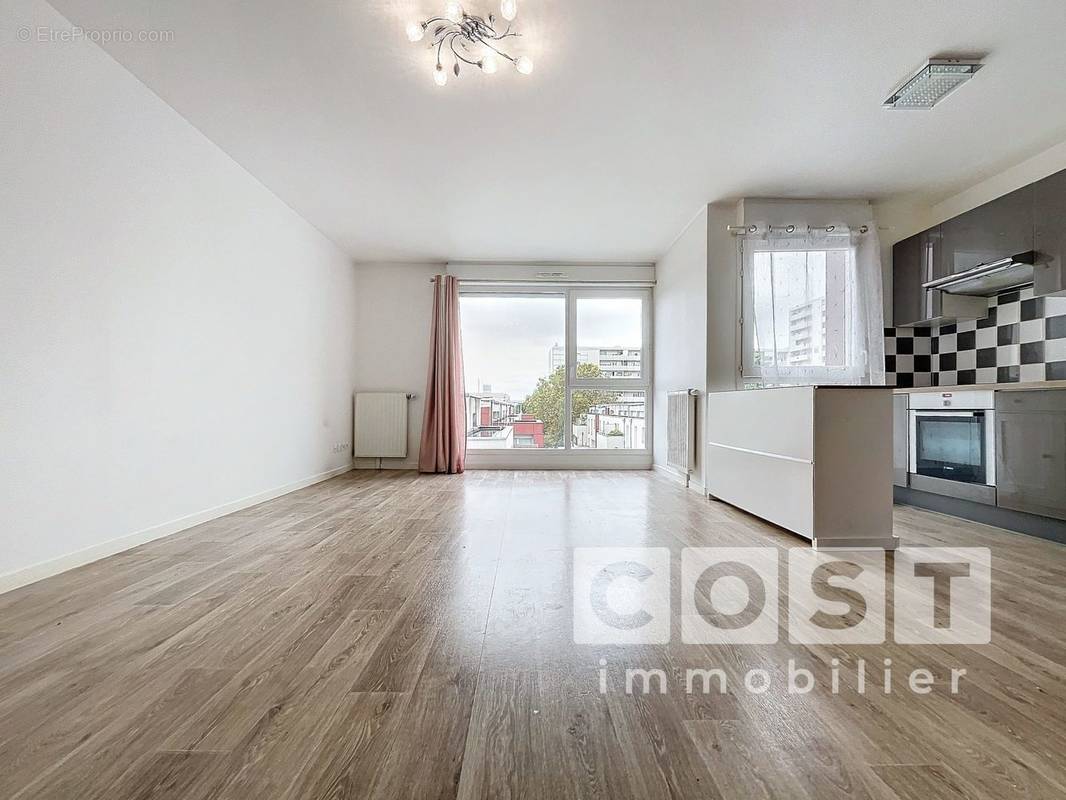 Appartement à GENNEVILLIERS