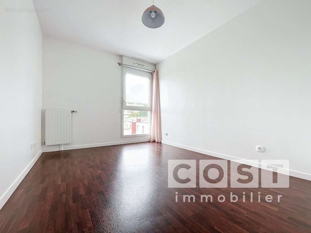 Appartement à GENNEVILLIERS