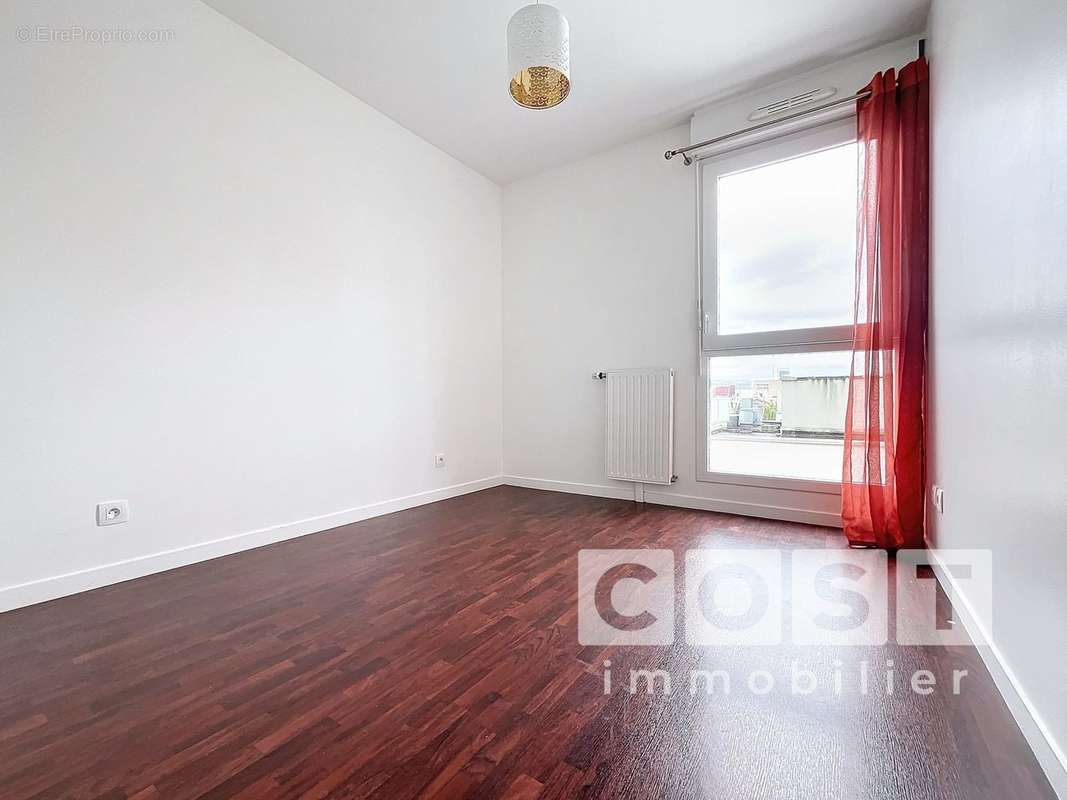 Appartement à GENNEVILLIERS