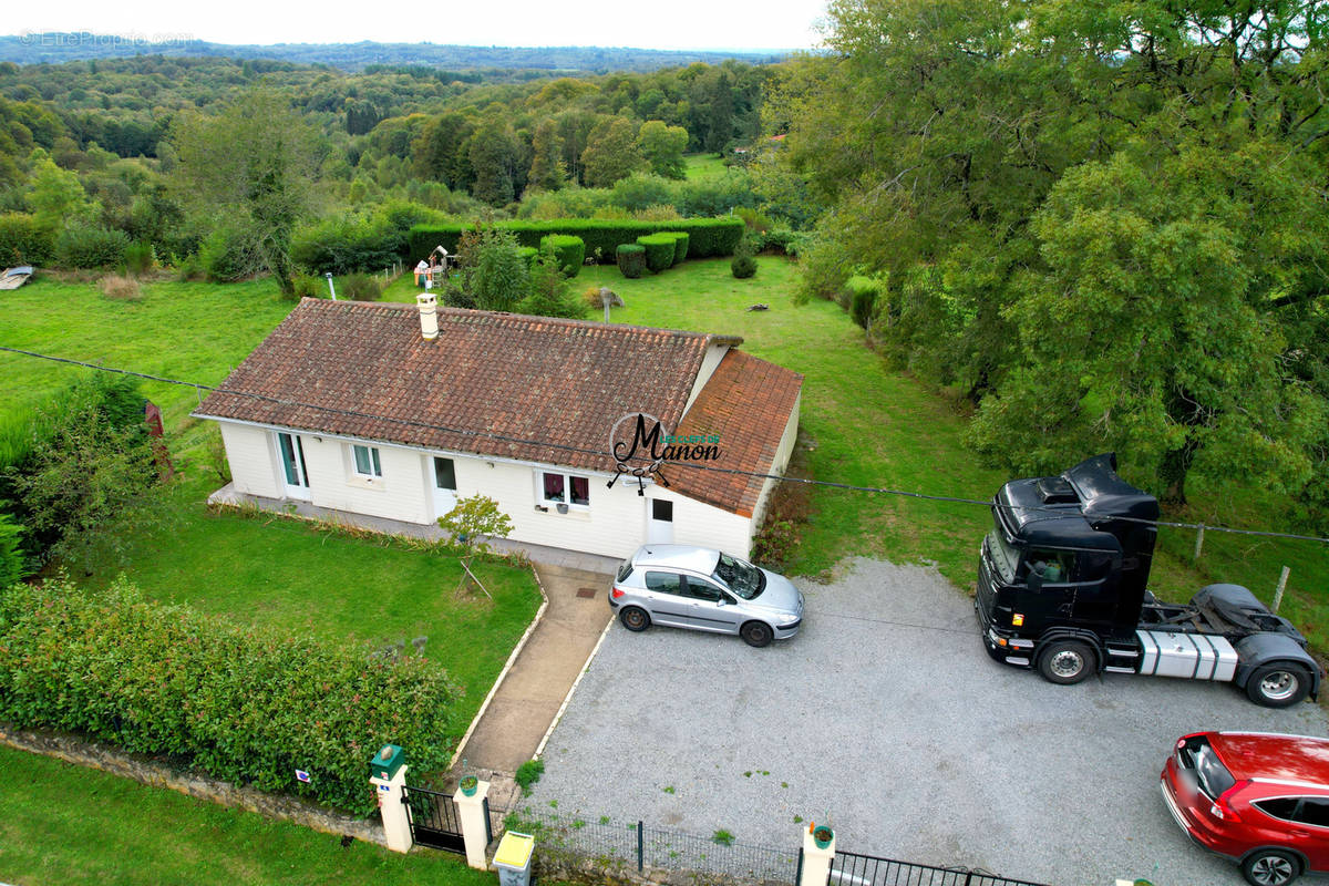 Maison à CHATEAUPONSAC