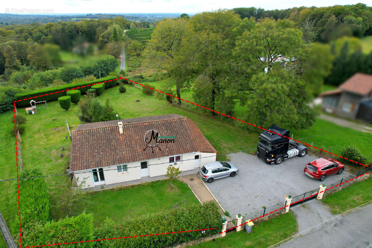 Maison à CHATEAUPONSAC