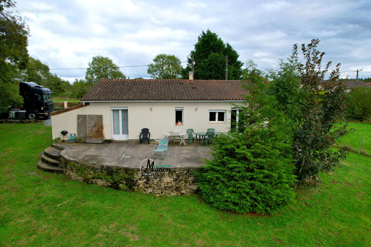 Maison à CHATEAUPONSAC