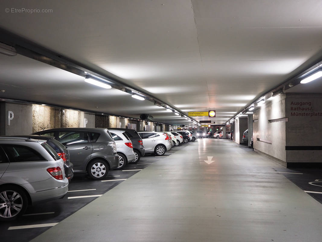 Parking à SAINT-ETIENNE