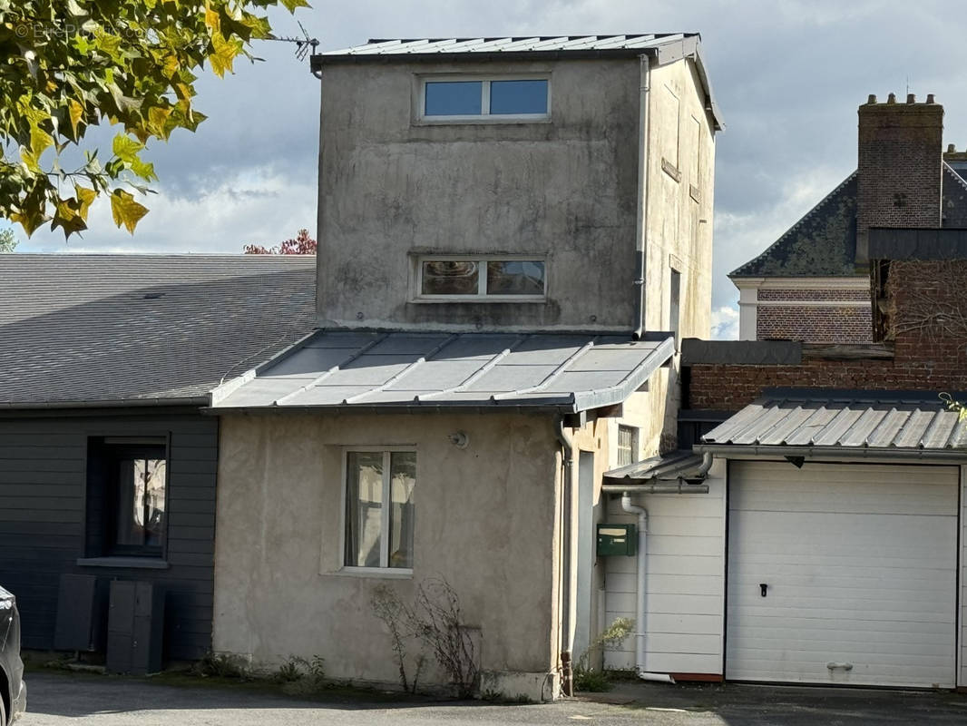 Maison à LA RIVIERE-SAINT-SAUVEUR