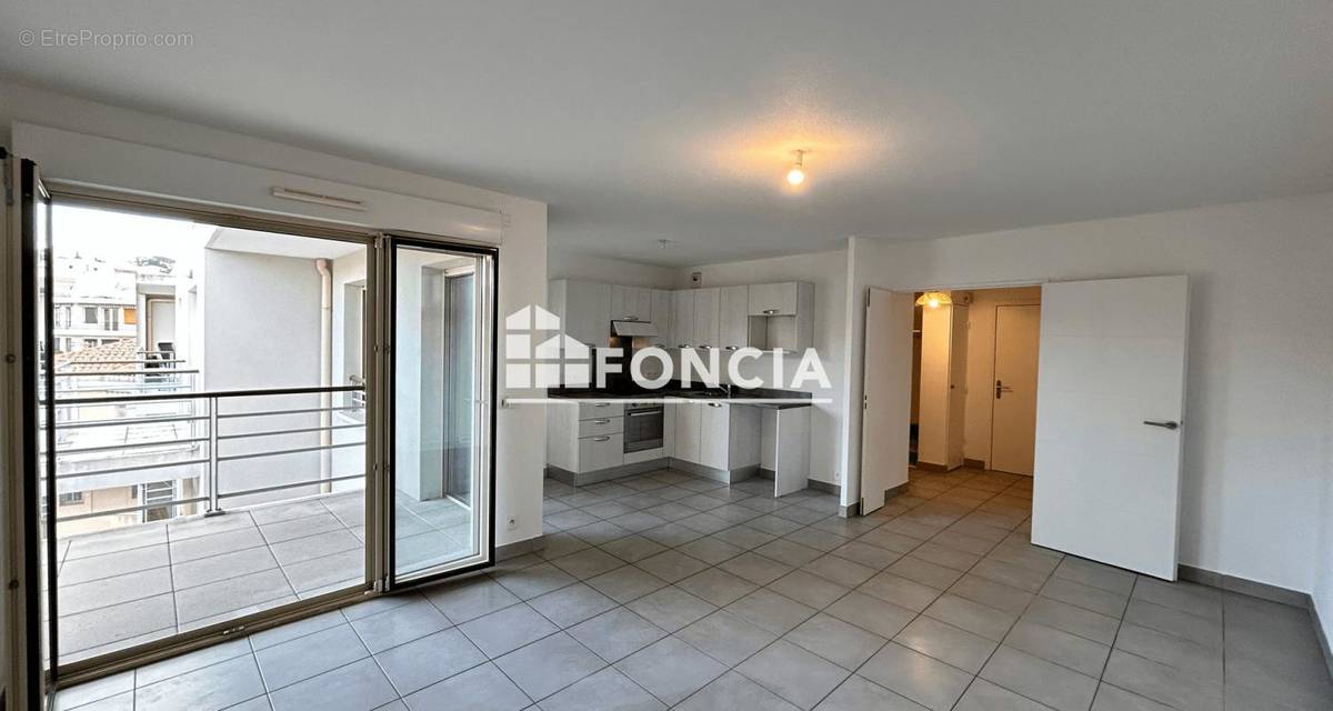 Appartement à VALLAURIS