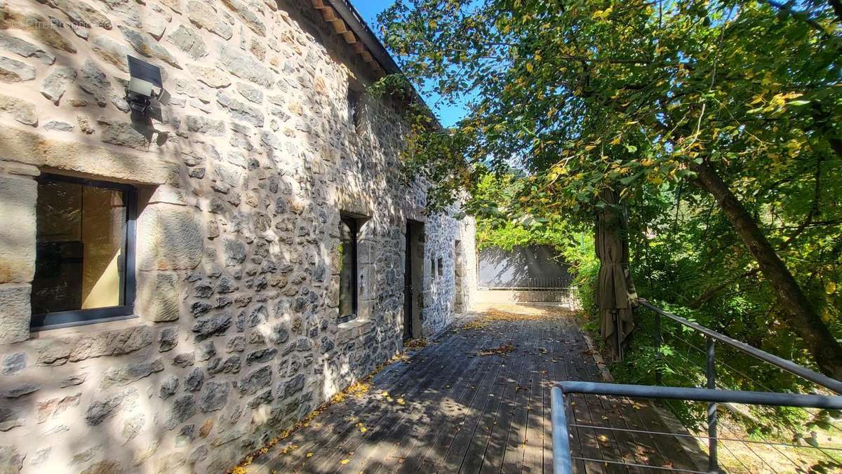 Maison à LAURAC-EN-VIVARAIS