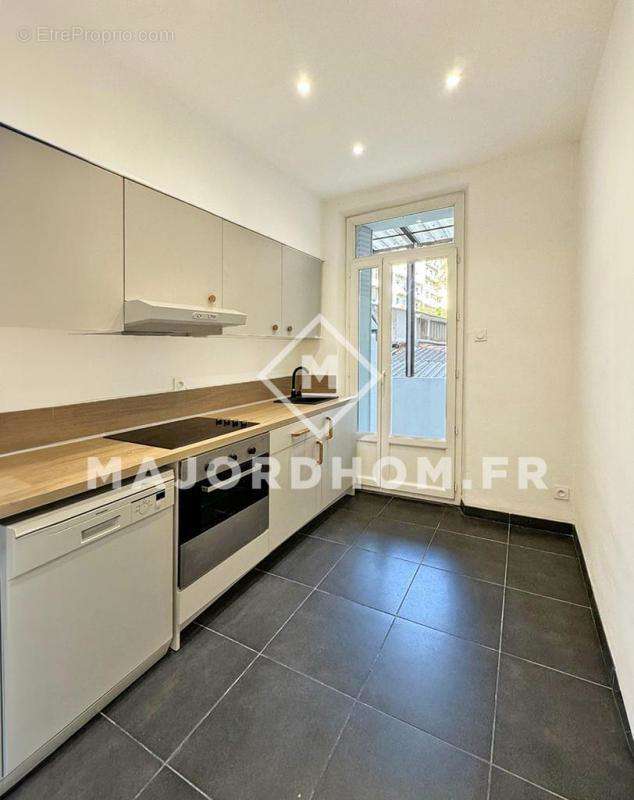 Appartement à MARSEILLE-5E