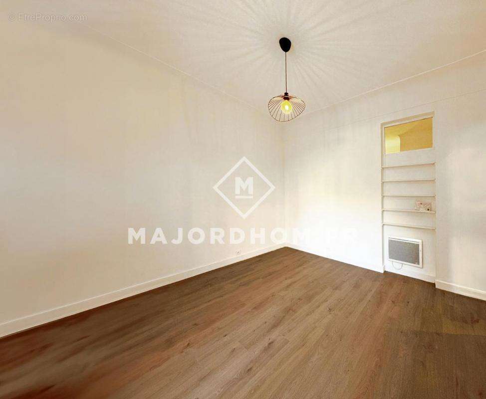 Appartement à MARSEILLE-5E