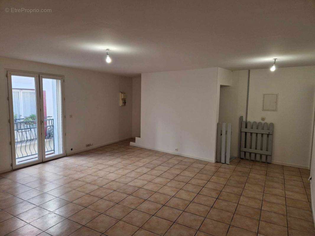 Appartement à MEZE