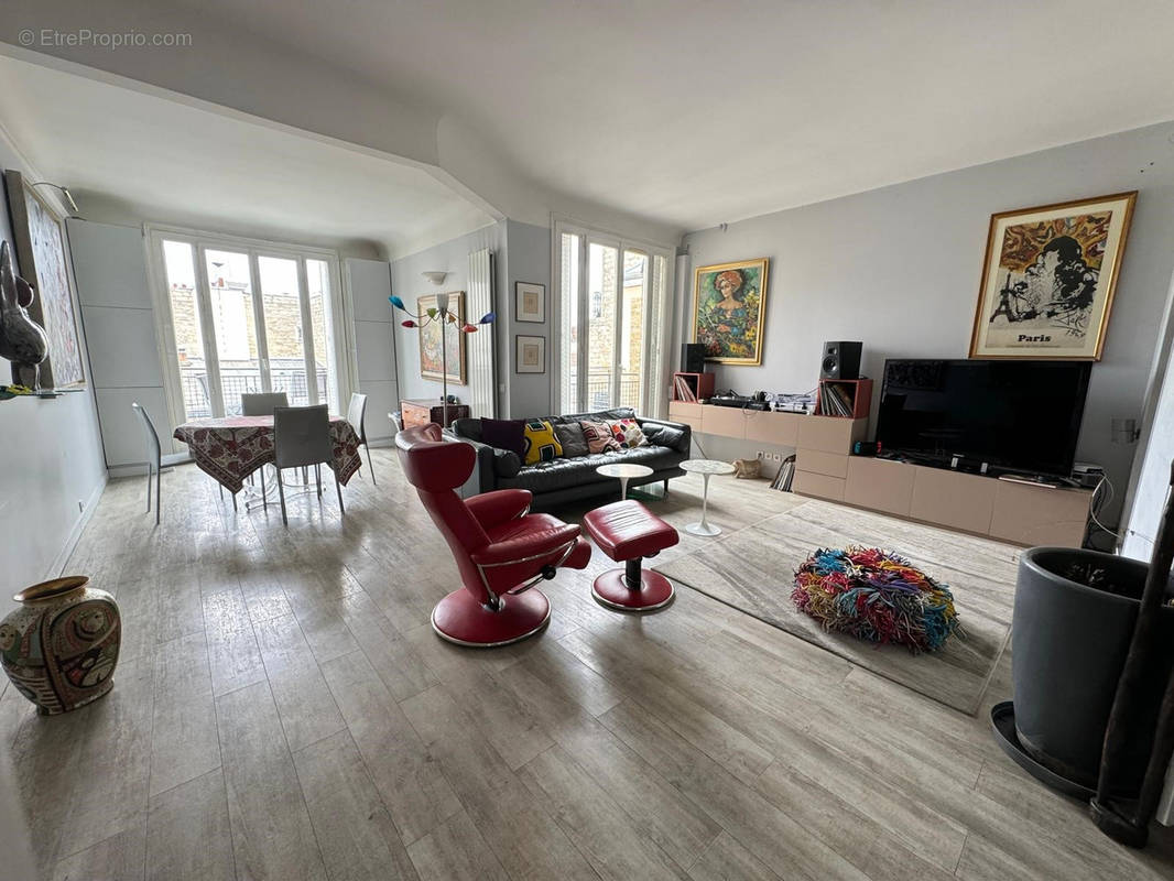 Appartement à PARIS-16E