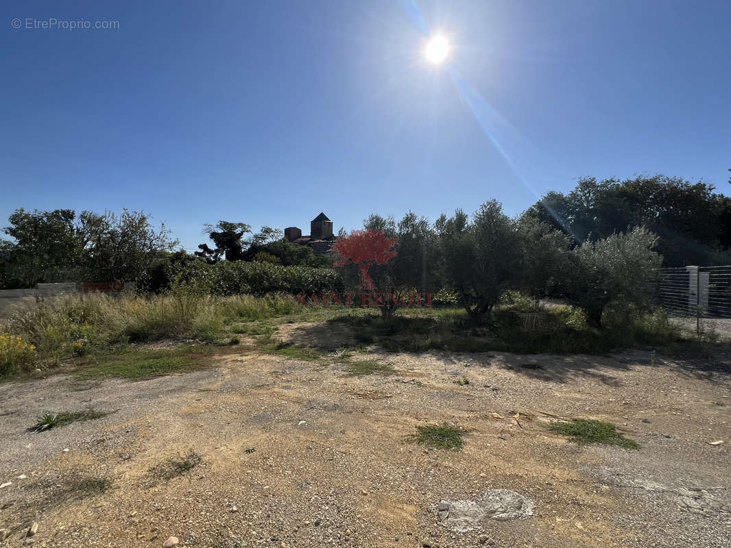 Terrain à SAINT-JEAN-DE-FOS