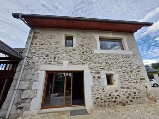 Maison à GRESY-SUR-AIX