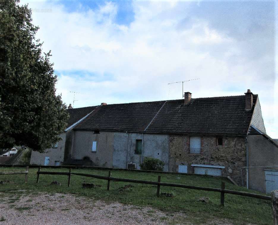 Maison à CUSSY-EN-MORVAN