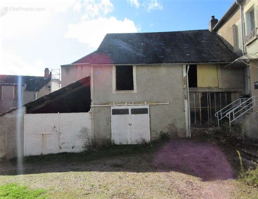 Maison à CUSSY-EN-MORVAN