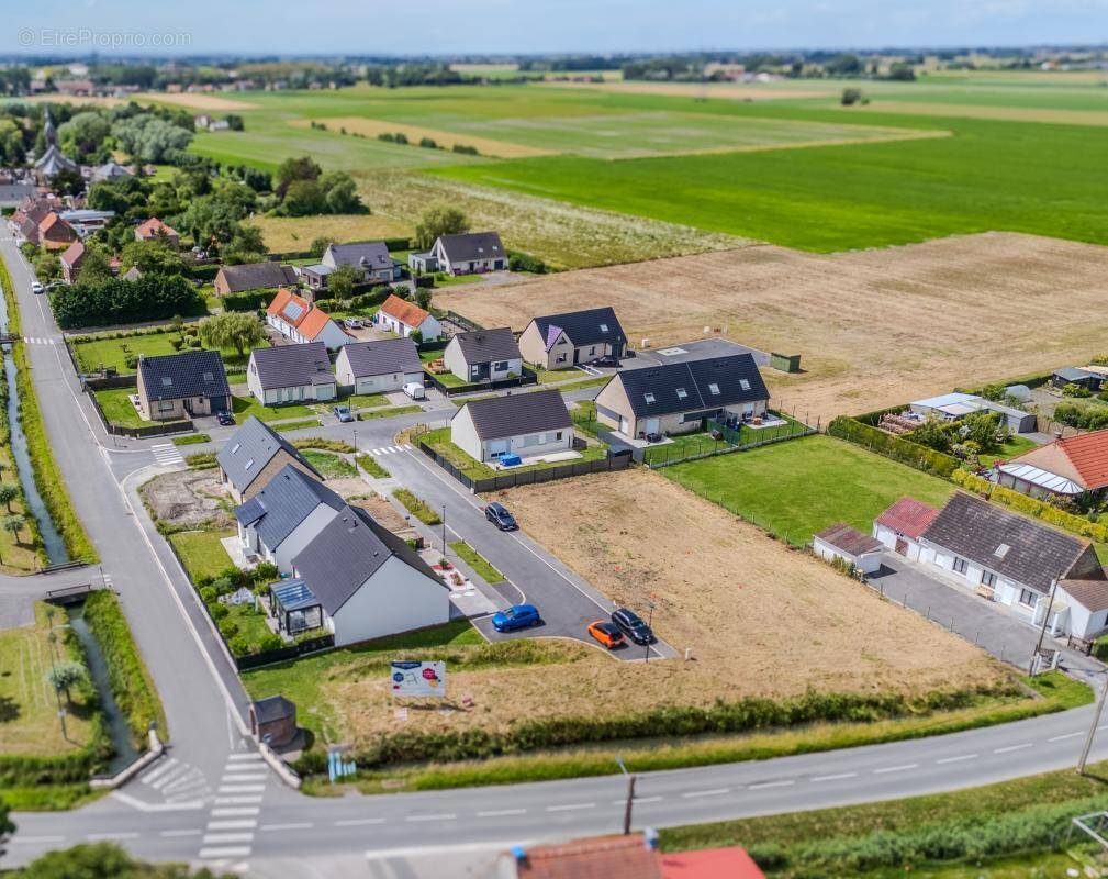 Terrain à SAINT-PIERRE-BROUCK