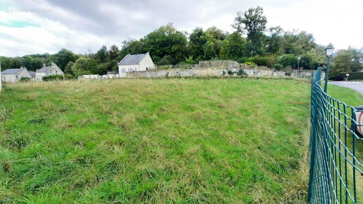 Terrain à CUISE-LA-MOTTE