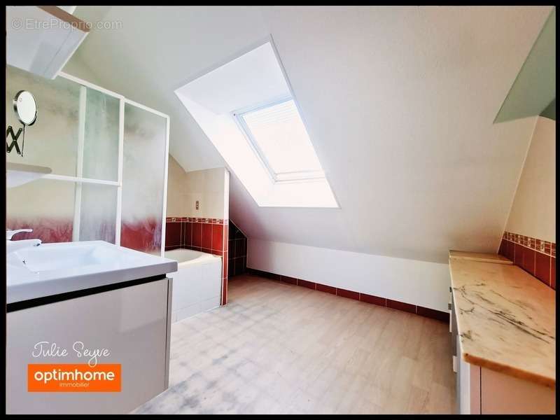 Appartement à PREVESSIN-MOENS