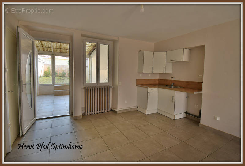 Appartement à SAINT-SIMEON-DE-BRESSIEUX