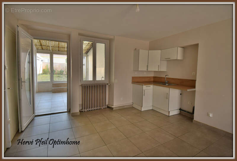 Appartement à SAINT-SIMEON-DE-BRESSIEUX