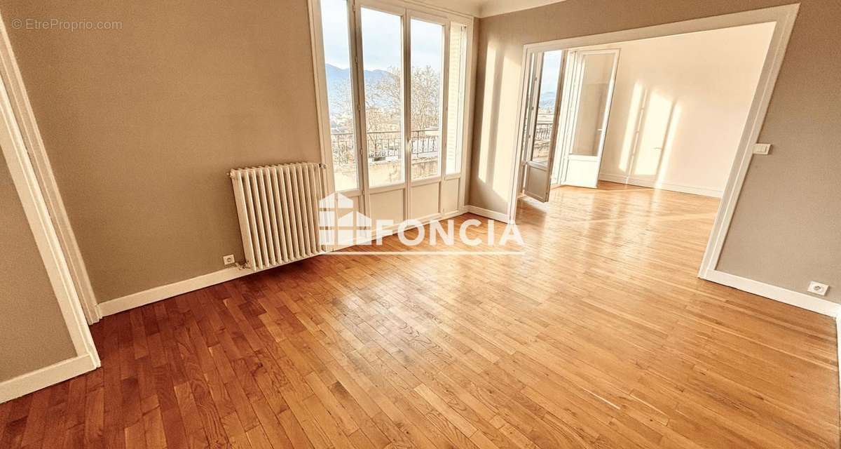 Appartement à AIX-LES-BAINS