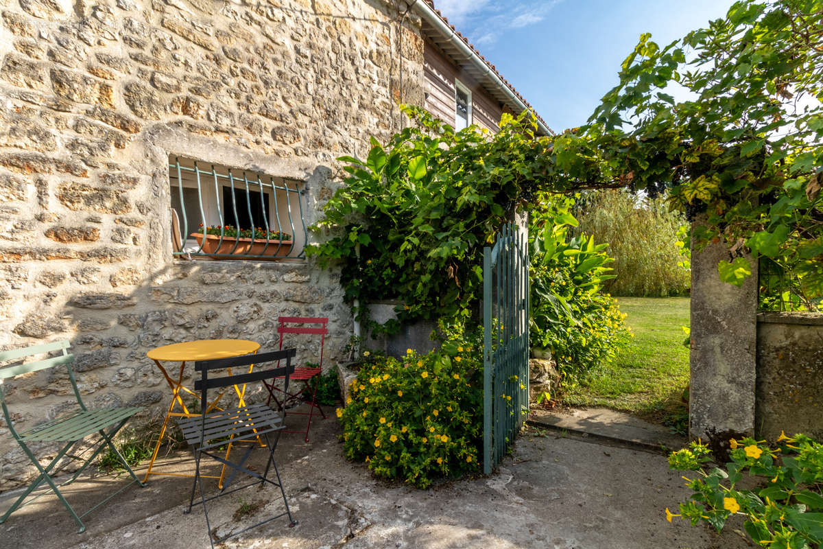 Maison à SAINT-COUTANT-LE-GRAND